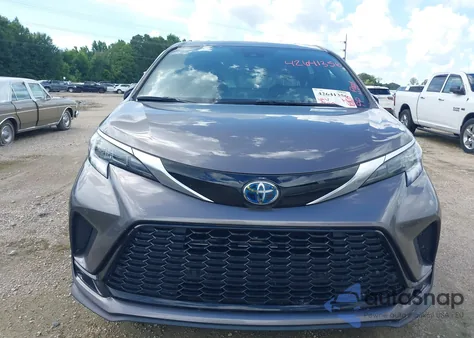 2021 Toyota Sienna Xse z USA, uszkodzony, nr VIN 5TDDRKEC7MS035725